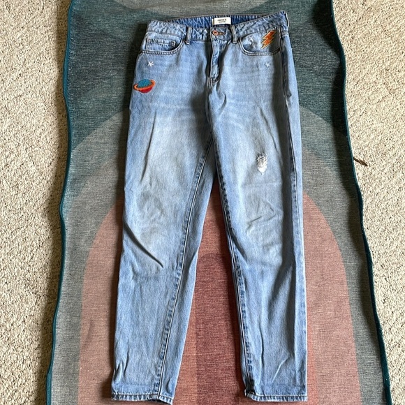 Forever 21 Boyfriend Jeans with Fun Embroidery - Picture 13 of 15